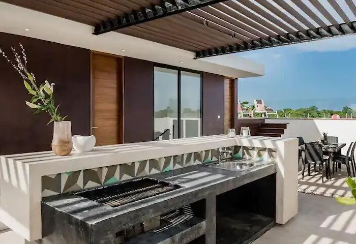 Park Penthouse Apartment *